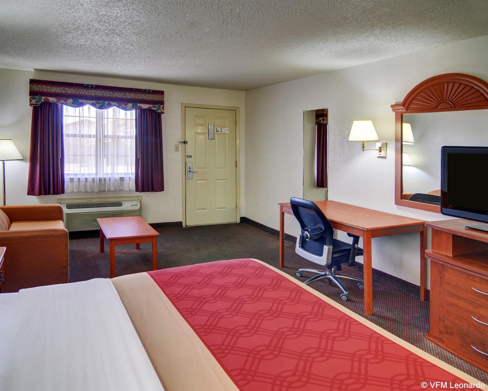 Отель Super 8 By Wyndham Decatur Texas Экстерьер фото